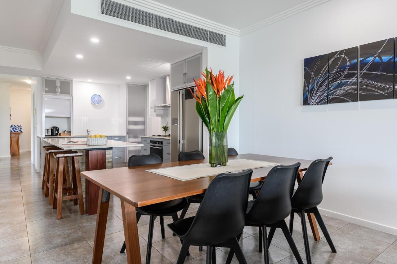 Island Views Beachfront Apartments ปาล์มโคฟ ภายนอก รูปภาพ