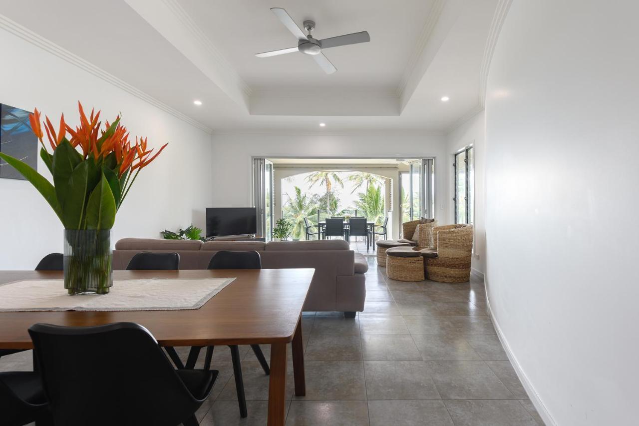 Island Views Beachfront Apartments ปาล์มโคฟ ภายนอก รูปภาพ