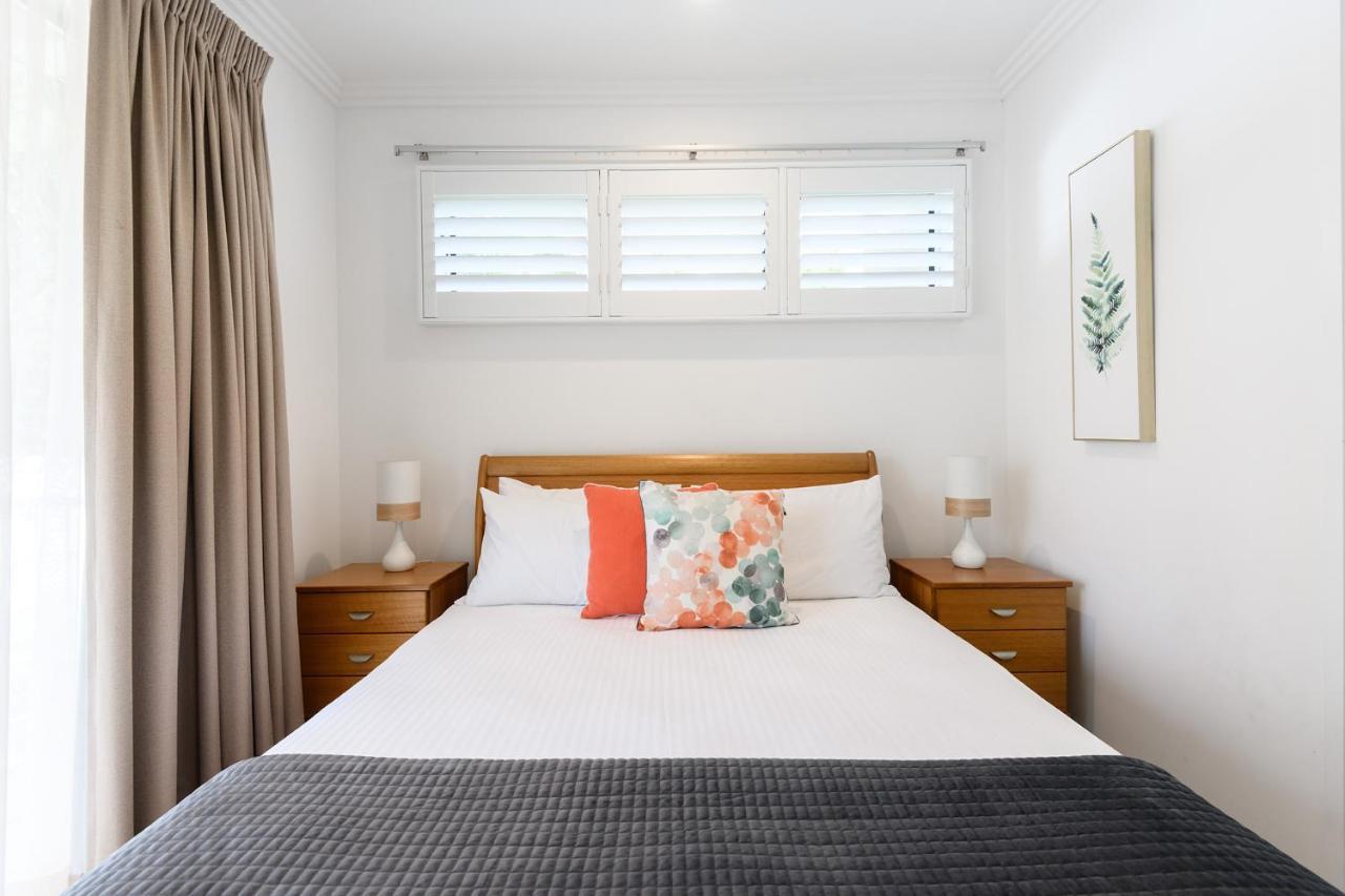 Island Views Beachfront Apartments ปาล์มโคฟ ภายนอก รูปภาพ
