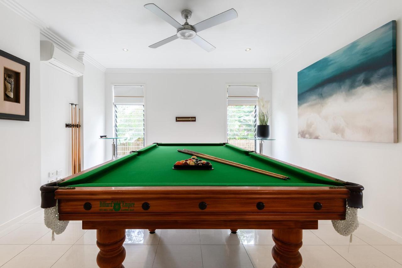 Island Views Beachfront Apartments ปาล์มโคฟ ภายนอก รูปภาพ