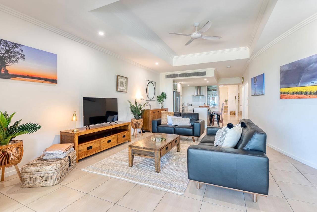 Island Views Beachfront Apartments ปาล์มโคฟ ภายนอก รูปภาพ