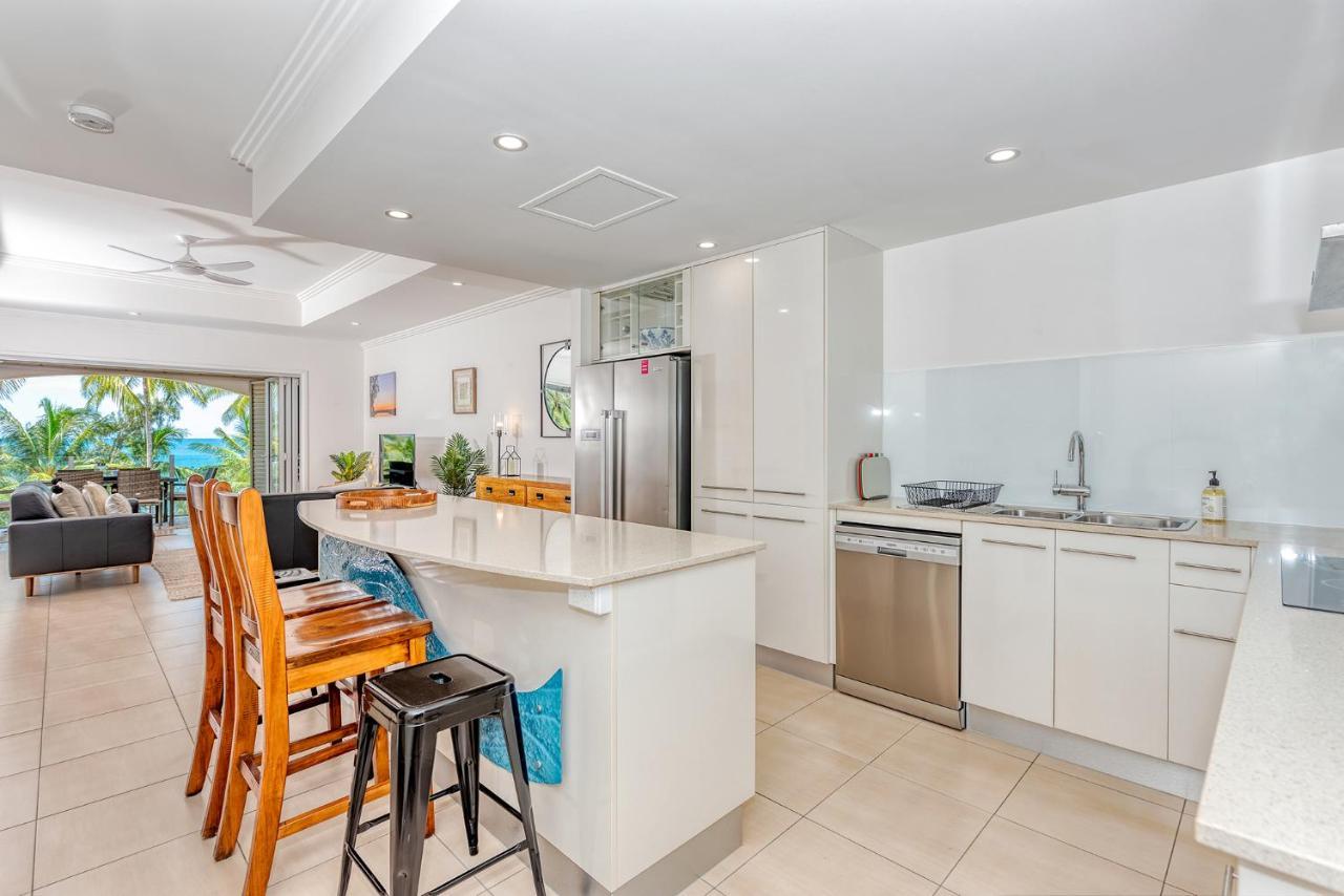 Island Views Beachfront Apartments ปาล์มโคฟ ภายนอก รูปภาพ
