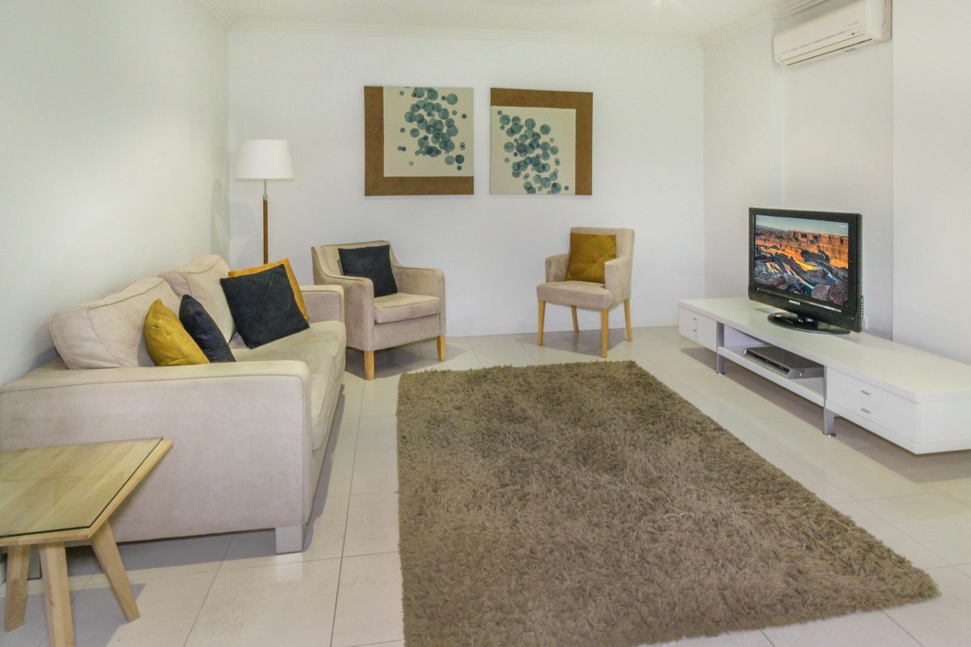 Island Views Beachfront Apartments ปาล์มโคฟ ภายนอก รูปภาพ