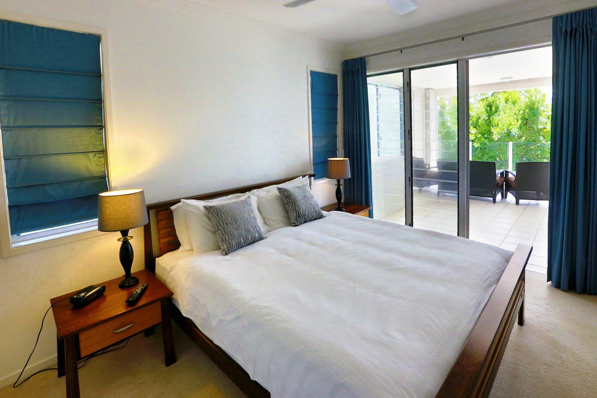 Island Views Beachfront Apartments ปาล์มโคฟ ภายนอก รูปภาพ