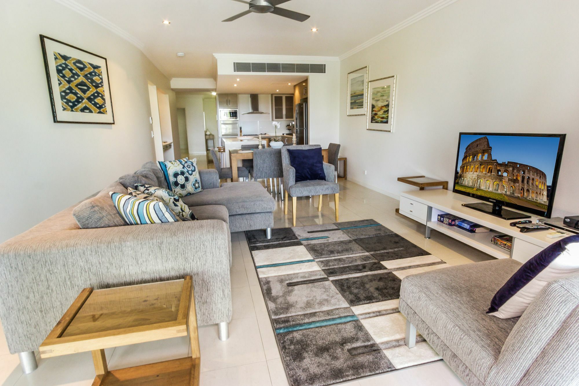 Island Views Beachfront Apartments ปาล์มโคฟ ภายนอก รูปภาพ